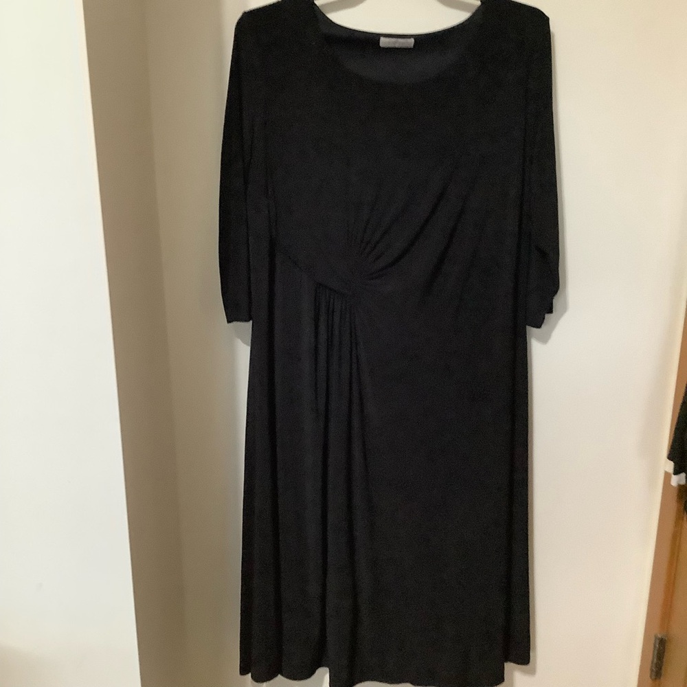 WINDSMOOR: Elegant Black Midi Dress